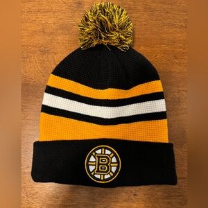 Fanatics Boston Bruins Winter Hat w/ Pom